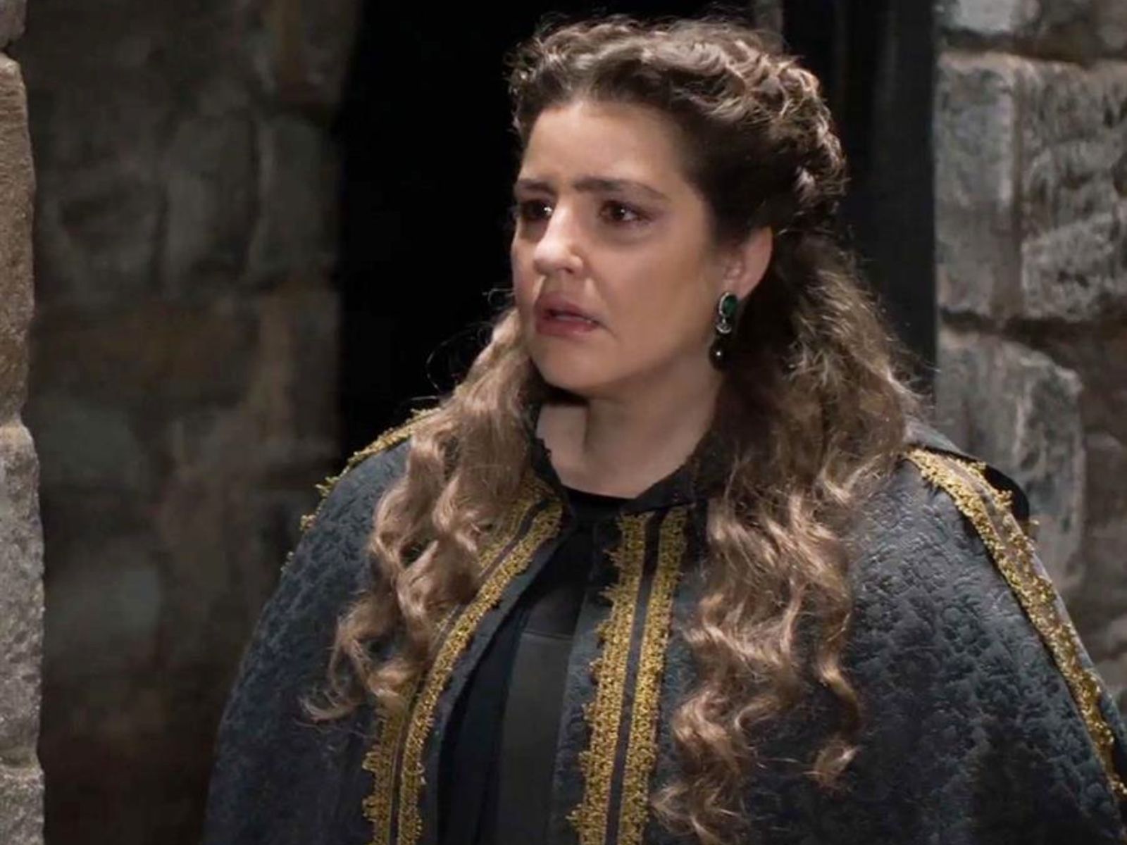 Η Μάγισσα:  Το μοναστήρι δέχεται βάρβαρη επίθεση