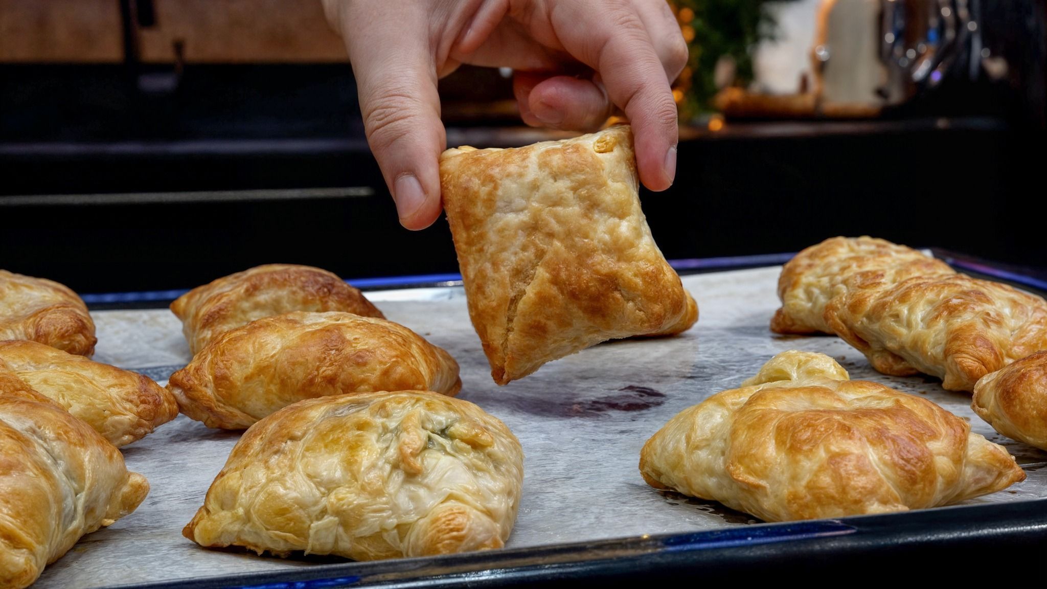 Νηστίσιμα-σπανακοτυροπιτάκια-με-τραβηχτό φύλλο-συνταγή-
