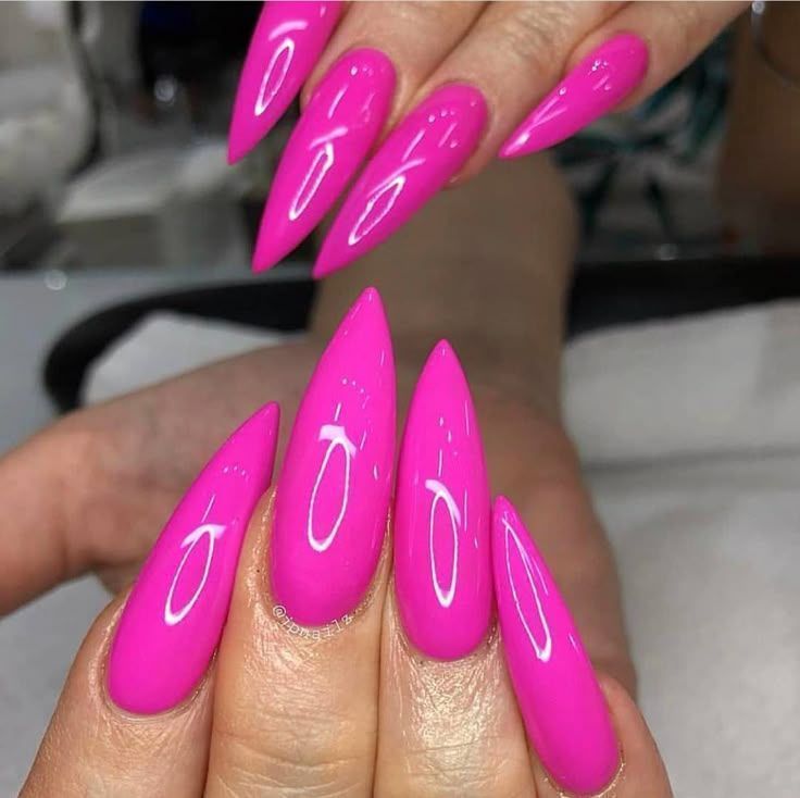 ιδέες-για-μανικιούρ-Μάρτιος 2025-τάσεις-