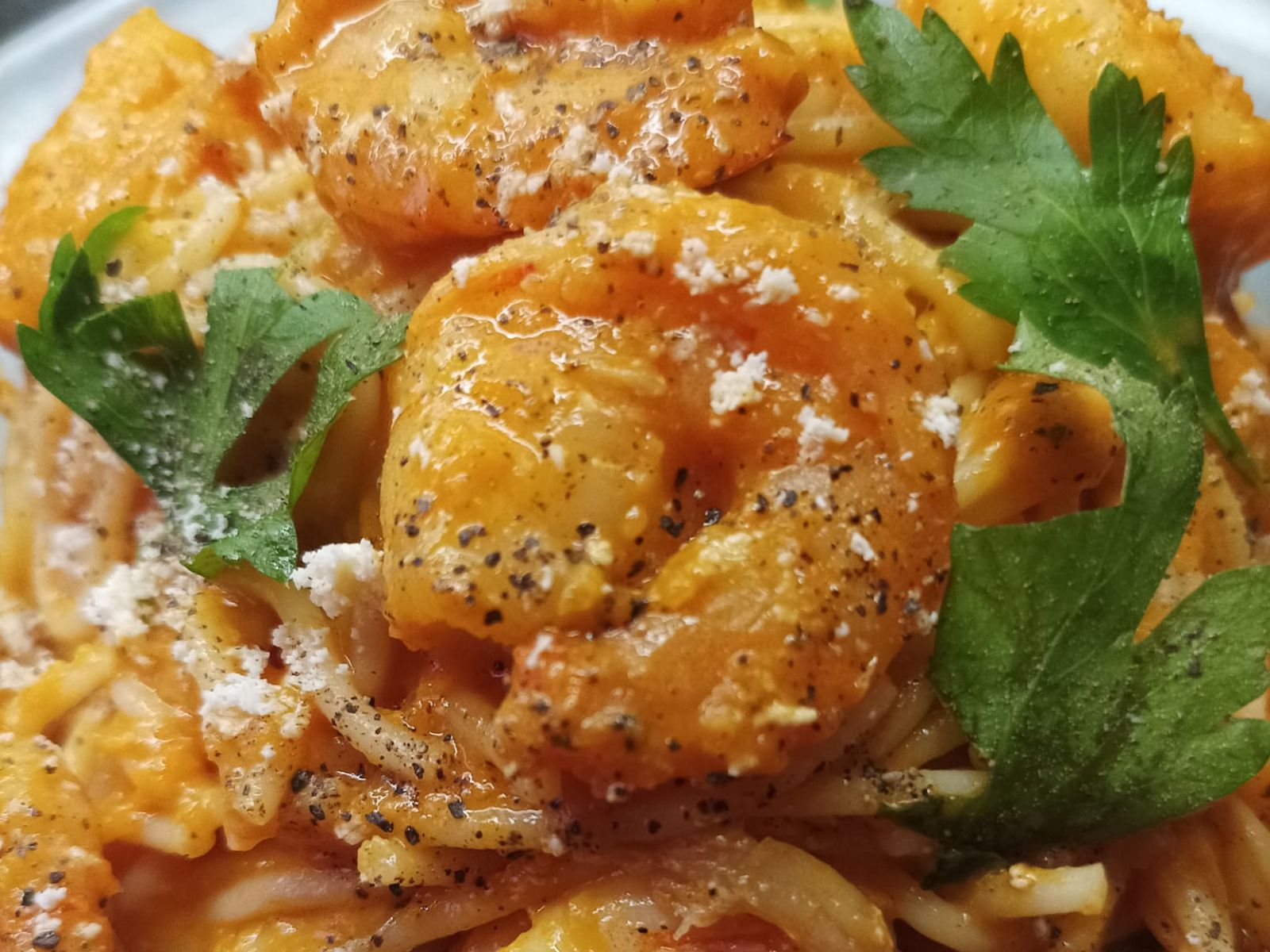 Πικάντικη-γαριδομακαρονάδα-για τη-Καθαρά Δευτέρα-συνταγή-