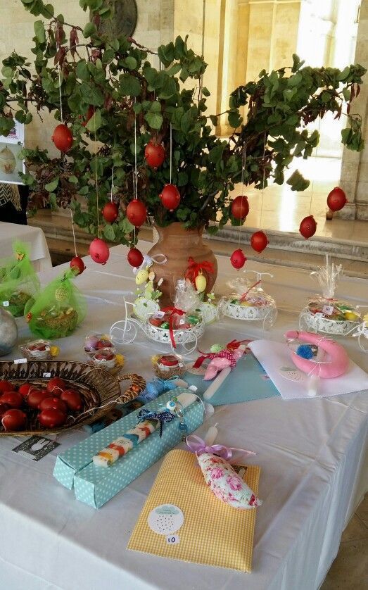 παραδοσιακή-Πασχαλινή διακόσμηση-χρώματα-τάσεις-Πάσχα 2025-στη-διακόσμηση-ιδέες-