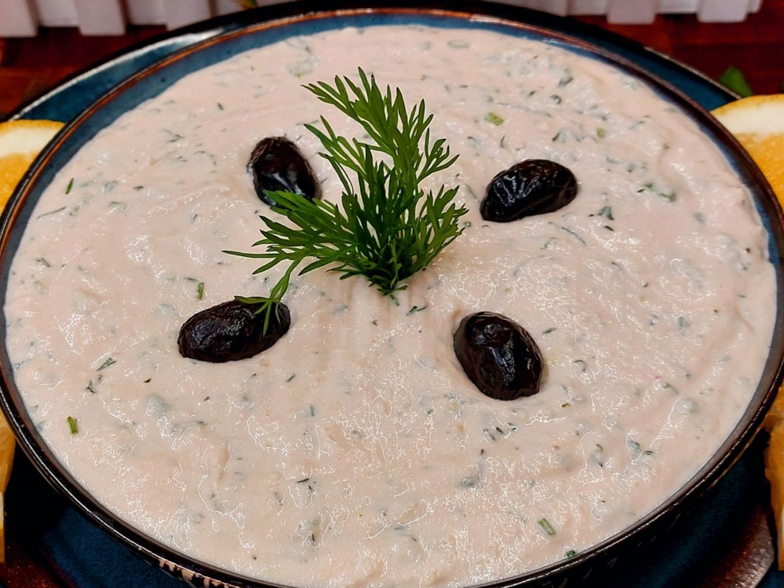 ταραμοσαλάτα-με-ψωμί-συνταγή-