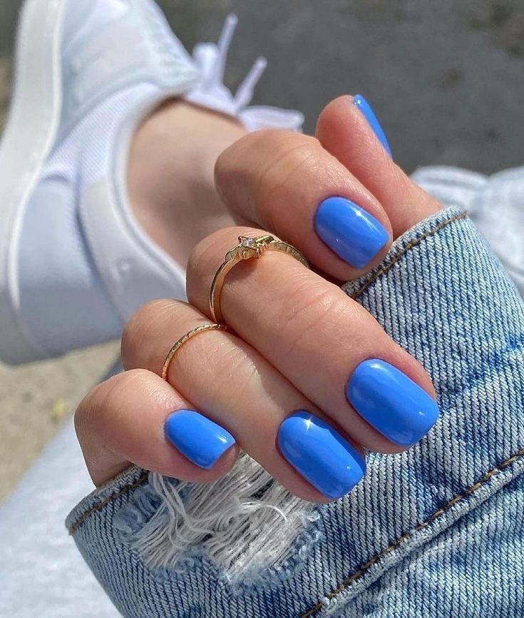 Τα Ocean Blue Nails είναι το Top Trend στο μανικιούρ και στο πεντικιούρ για την Άνοιξη / Καλοκαίρι 2025 – Ιδέες με κομψότητα και φαντασία