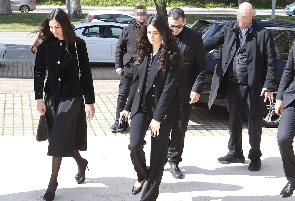 Live το ύστατο αντίο στον Αλέξη Κούγια- Υπό ψυχολογική κατάρρευση τα παιδιά του