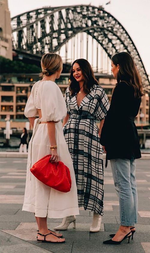 τσάντες-φάκελοι-τάσεις-Άνοιξη-Καλοκαίρι 2025-ιδέες-