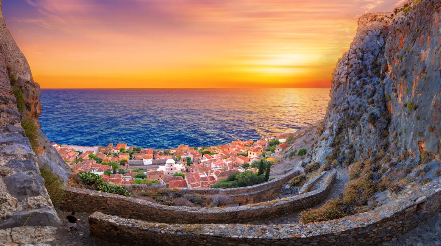 Διακοπές-το-Πάσχα 2025-στη-Μονεμβασιά-για-όλη-την-οικογένεια- Διακοπές-το-Πάσχα 2025-στη-Μονεμβασιά-για-όλη-την-οικογένεια-