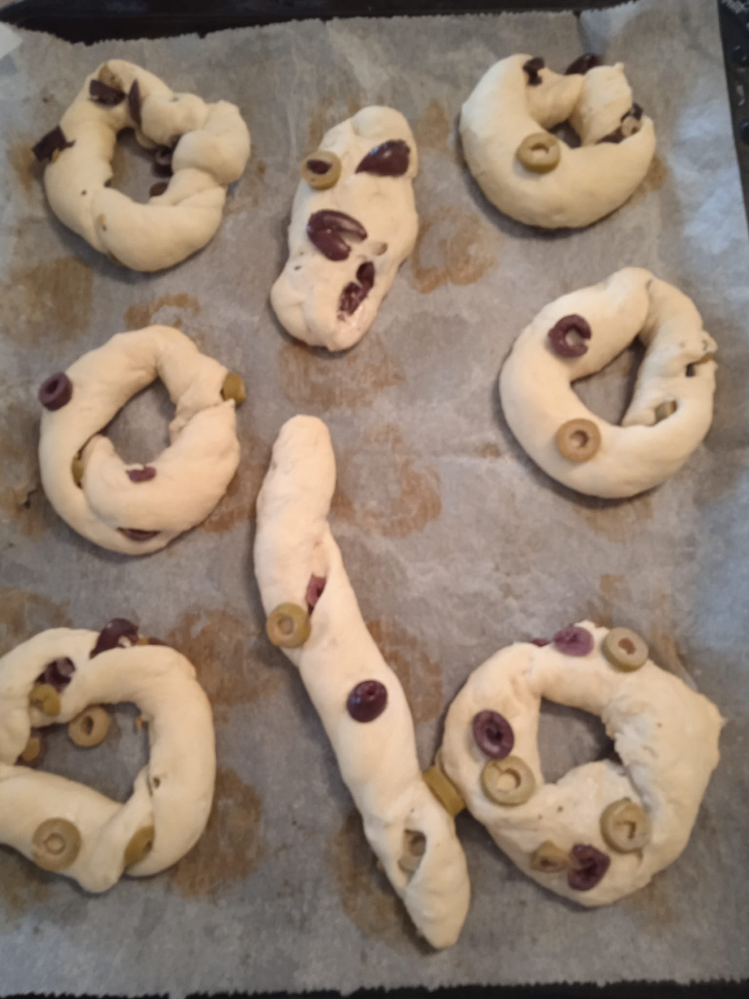 Αφράτα-σαρακοστιανά-ελιοπιτάκια-συνταγή-