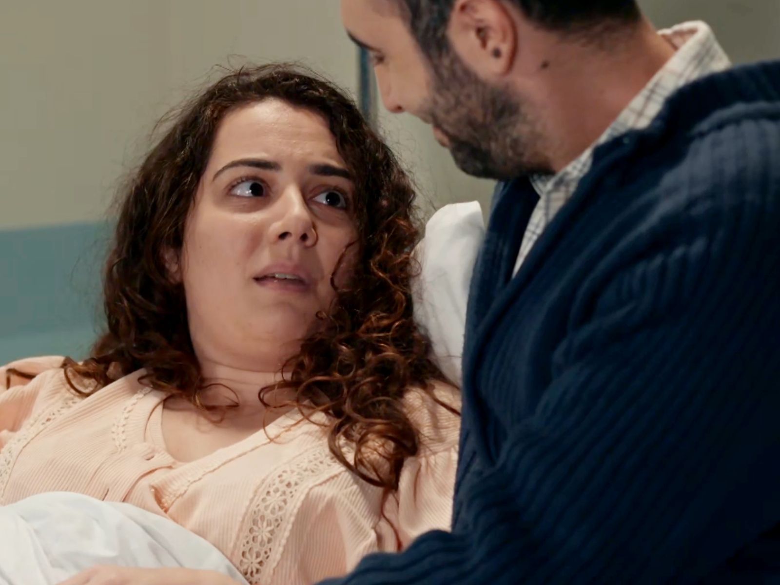 Η Γη της Ελιάς :Τα μωρά της Άννας στο στόχαστρο αδίστακτης γυναίκας