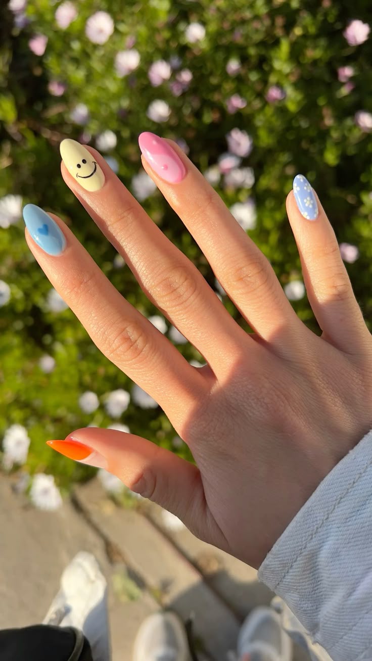 παστέλ νύχια-πασχαλινά νύχια-τάσεις-Πάσχα 2025-ιδέες-