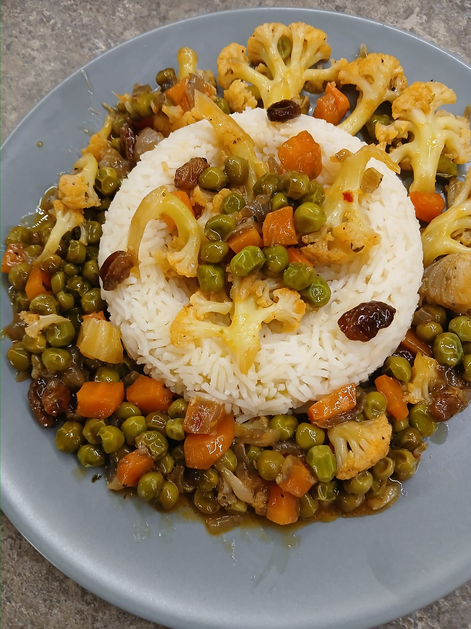 σαρακοστιανό-ριζότο-με-λαχανικά-και-σταφίδες-συνταγή-