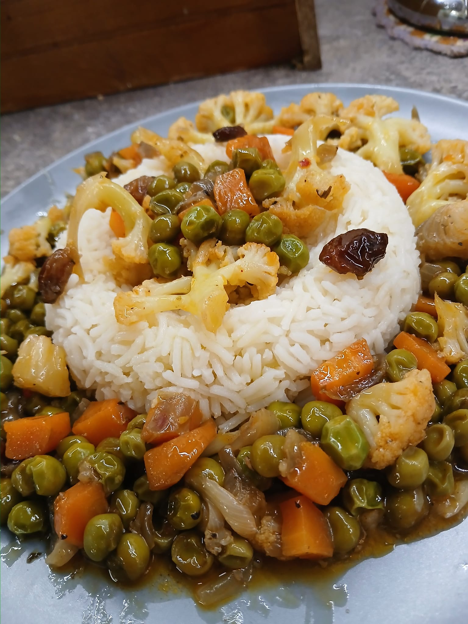 σαρακοστιανό-ριζότο-με-λαχανικά-και-σταφίδες-συνταγή-