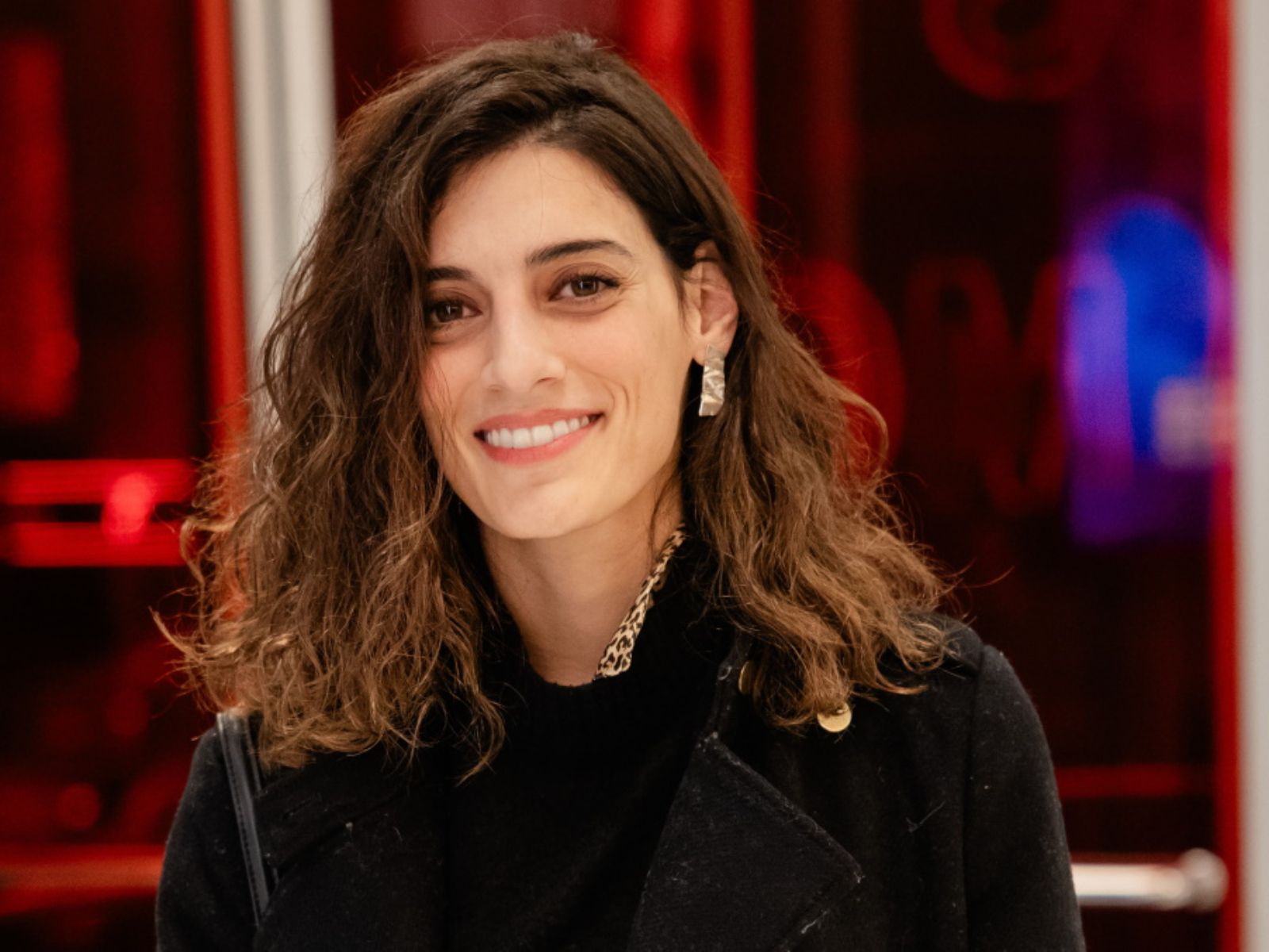 Η Χριστίνα Χειλά Φαμέλη με την αλλαγή στα μαλλιά της μας θυμίζει τη Θεοδοσία από της “Άγριες Μέλισσες”