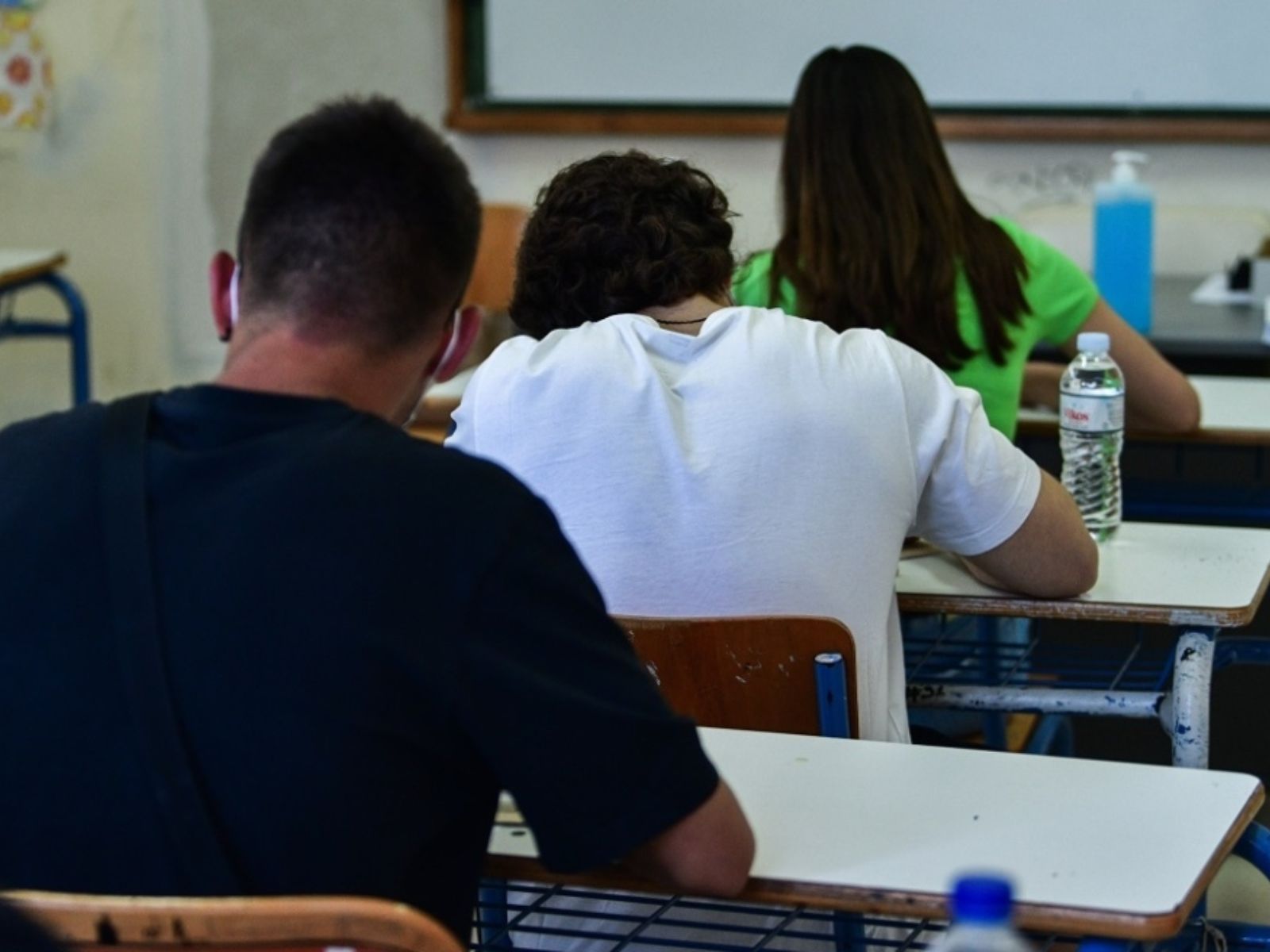 Πότε κλείνουν τα Γυμνάσια και τα Λύκεια για εξετάσεις