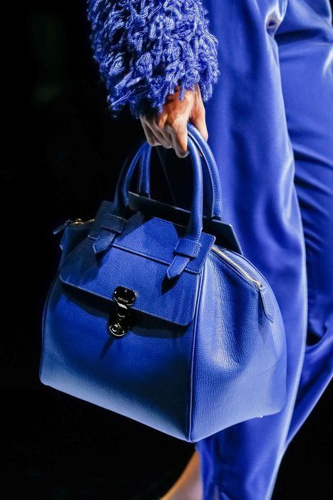 Άνοιξη – Καλοκαίρι 2025: Οι κορυφαίες τάσεις στις γυναικείες τσάντες