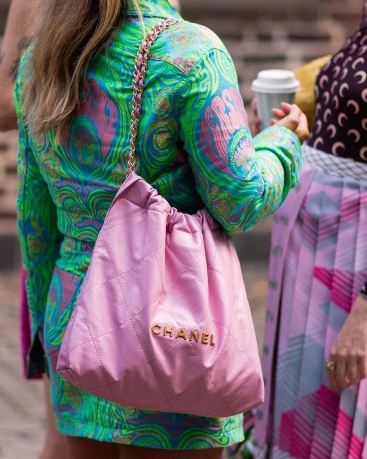 Άνοιξη – Καλοκαίρι 2025: Οι κορυφαίες τάσεις στις γυναικείες τσάντες