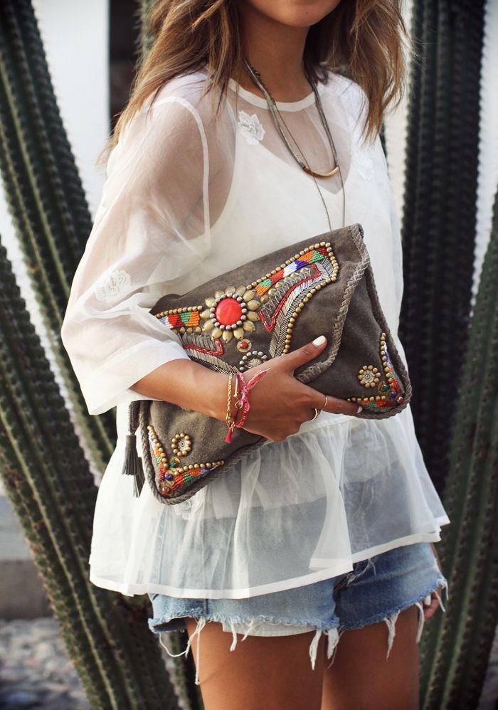 Άνοιξη – Καλοκαίρι 2025: Οι κορυφαίες τάσεις στις γυναικείες τσάντες