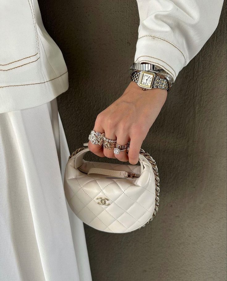 Άνοιξη – Καλοκαίρι 2025: Οι κορυφαίες τάσεις στις γυναικείες τσάντες