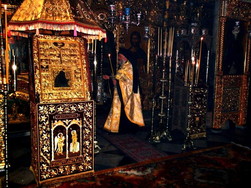 Η ιστορία και οι θρύλοι πίσω από τον Ακάθιστο Ύμνο: Γιατί ψάλλεται τη Σαρακοστή