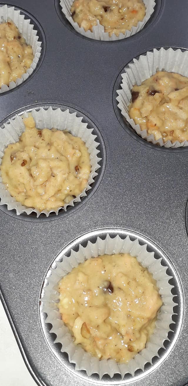 Νηστίσιμα-ατομικά κεκάκια-με μήλο-καρότο-καρύδια-συνταγή-