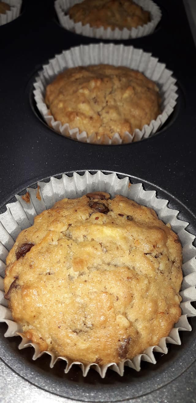 Νηστίσιμα-ατομικά κεκάκια-με μήλο-καρότο-καρύδια-συνταγή-