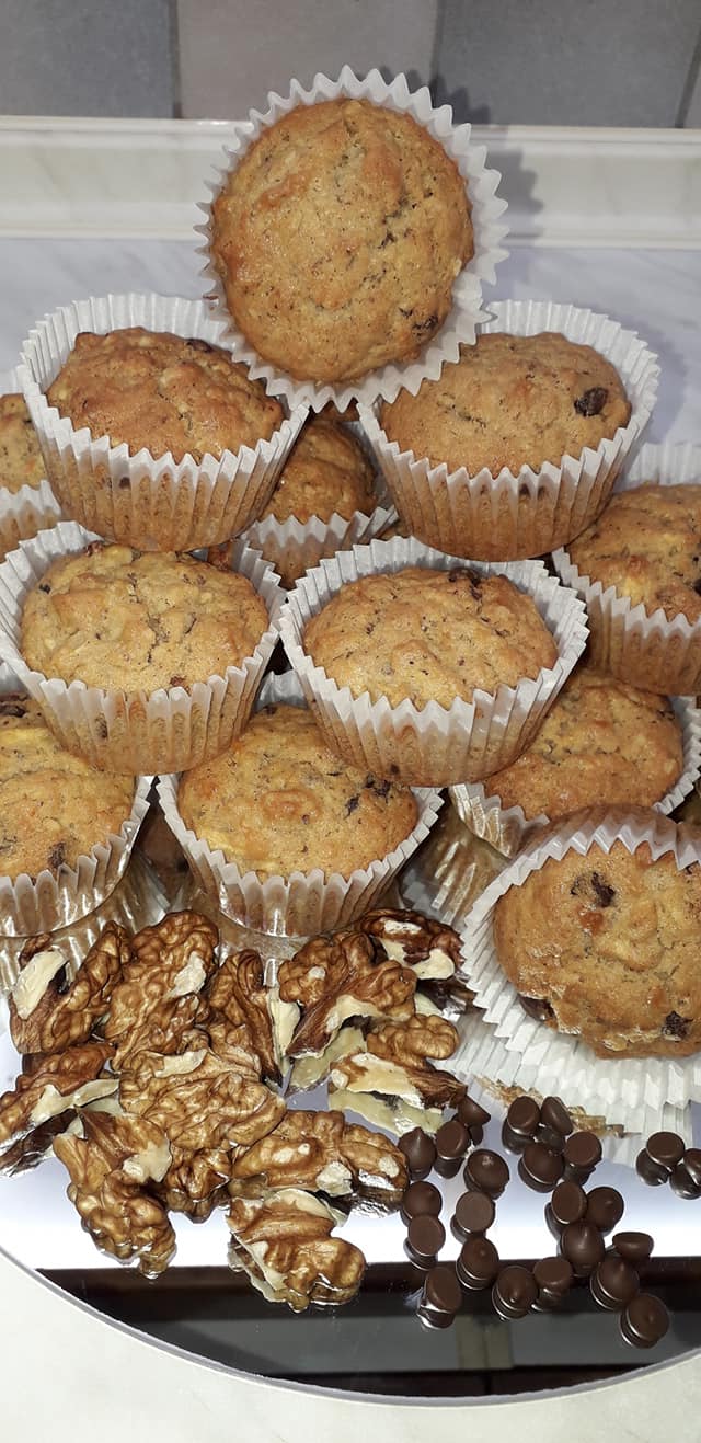 Νηστίσιμα-ατομικά κεκάκια-με μήλο-καρότο-καρύδια-συνταγή-