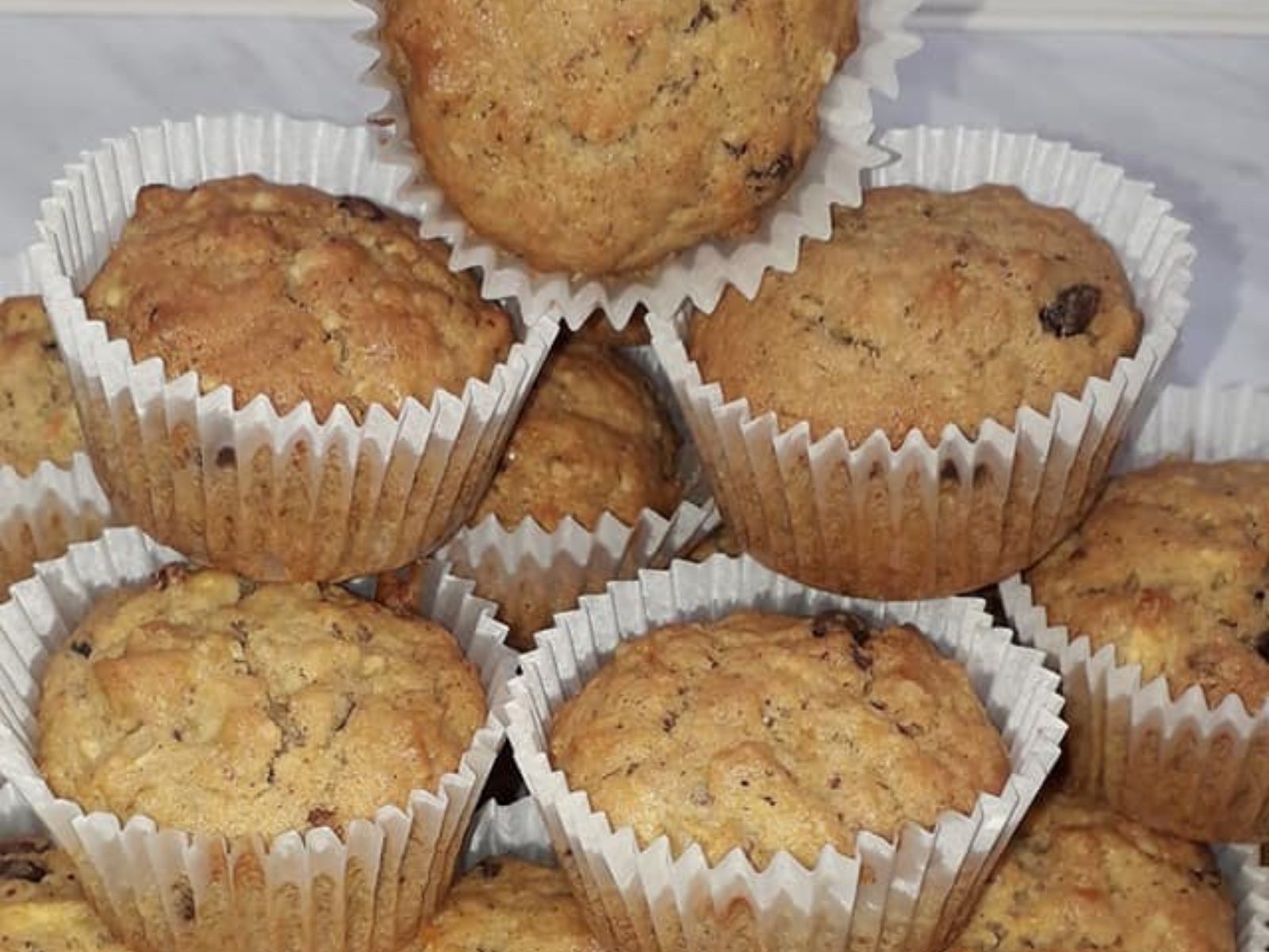 Νηστίσιμα-ατομικά κεκάκια-με μήλο-καρότο-καρύδια-συνταγή-