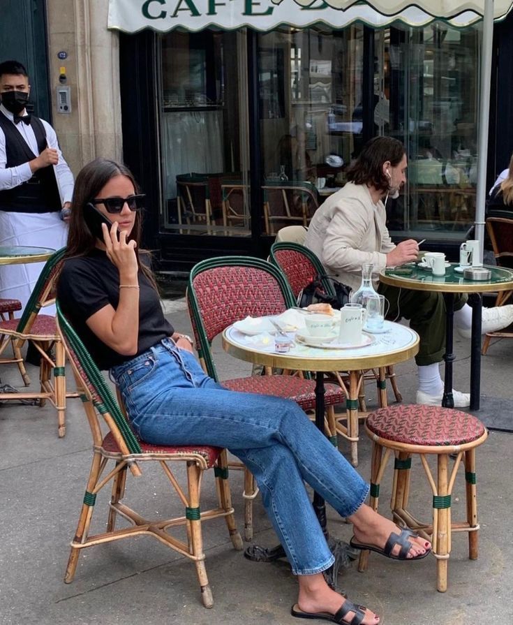 straight leg jean-τάσεις-Άνοιξη-Καλοκαίρι 2025-ιδέες- straight leg jean-τάσεις-Άνοιξη-Καλοκαίρι 2025-ιδέες-