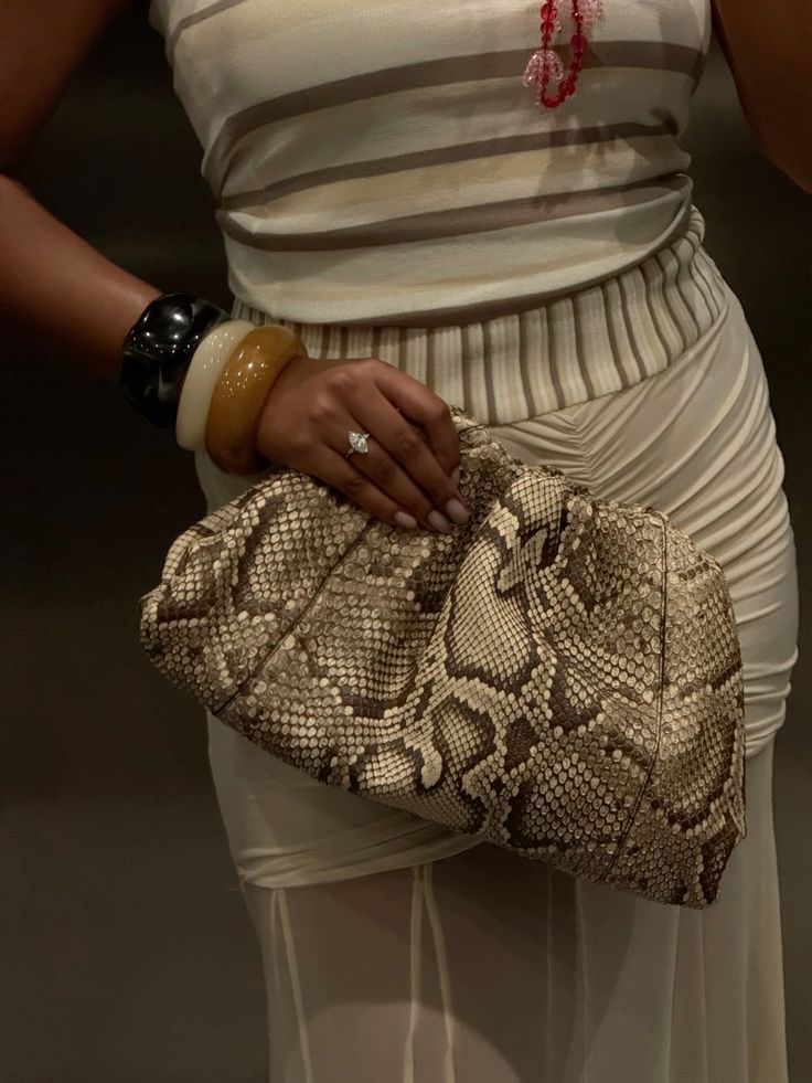 Άνοιξη – Καλοκαίρι 2025: Οι κορυφαίες τάσεις στις γυναικείες τσάντες