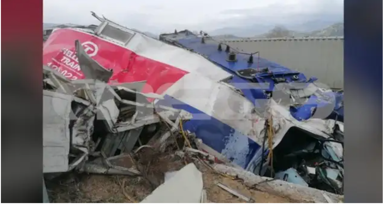 Τέμπη: Μετά το “ξεμπάζωμα” βρέθηκαν μέχρι και ανθρώπινα οστά- Εικόνες που συγκλονίζουν