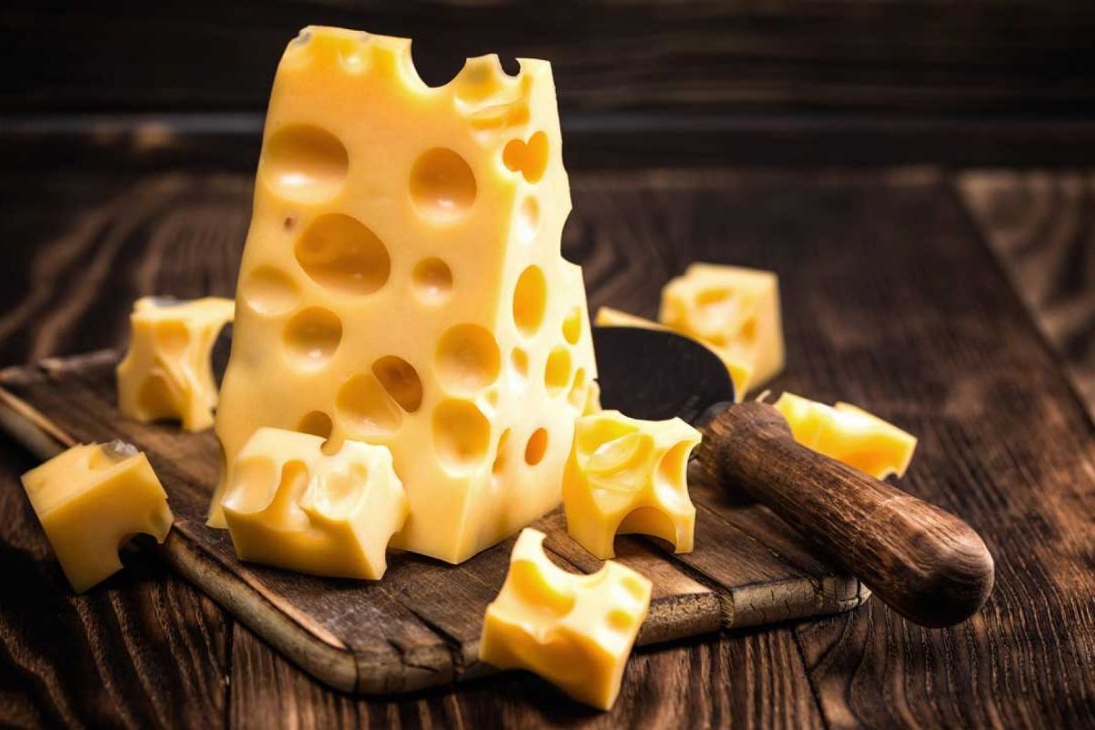 Aνακαλείται γνωστό τυρί – Εντοπίστηκε ραβδόμορφο βακτήριο