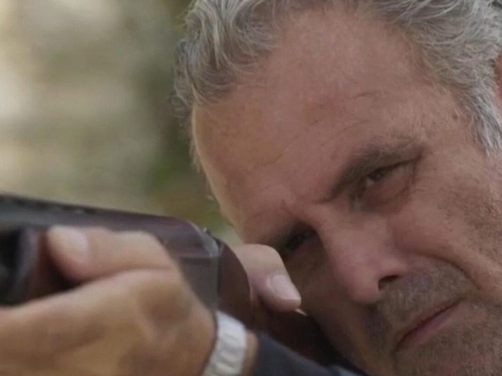 Η Γη της Ελιάς: Ο Στάθης πάει με όπλο στο Γαμό Κουράκου-Αριάδνης αποφασισμένος να τους σκοτώσει