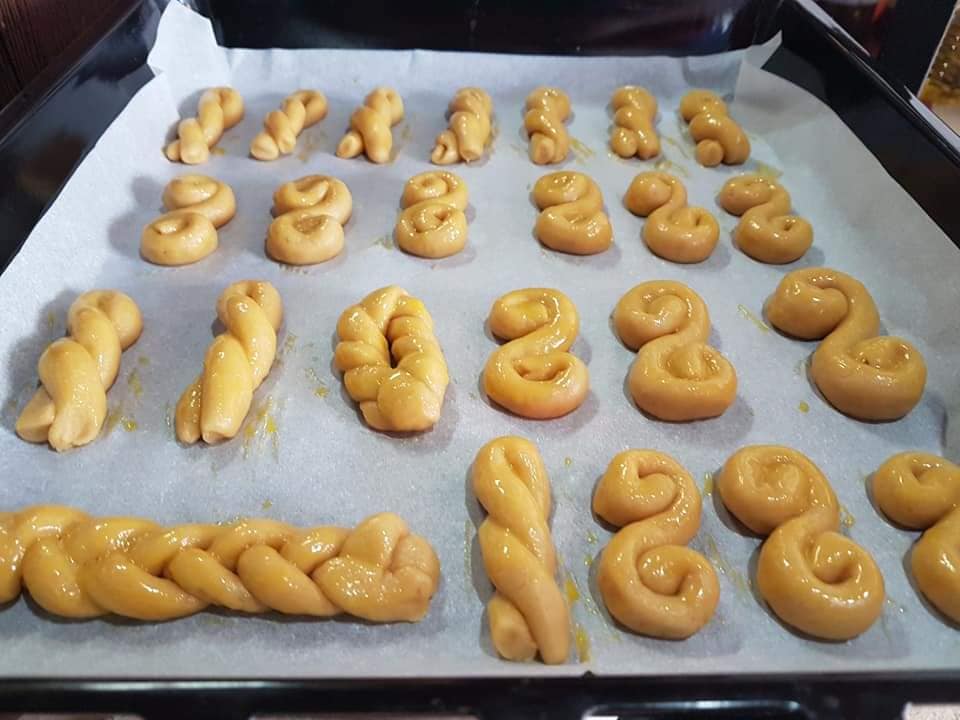 Πασχαλινά κουλουράκια-της-γιαγιάς-συνταγή-