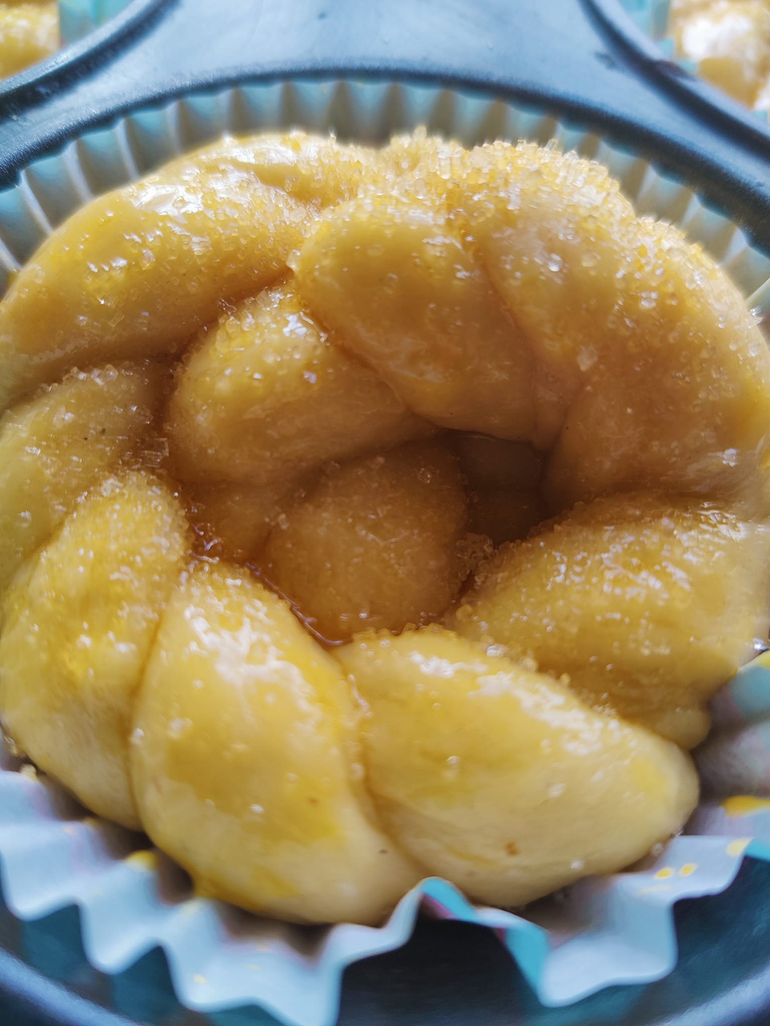 Μίνι-αφράτα τσουρέκια-με ζαχαρούχο-συνταγή- Μίνι-αφράτα τσουρέκια-με ζαχαρούχο-συνταγή-