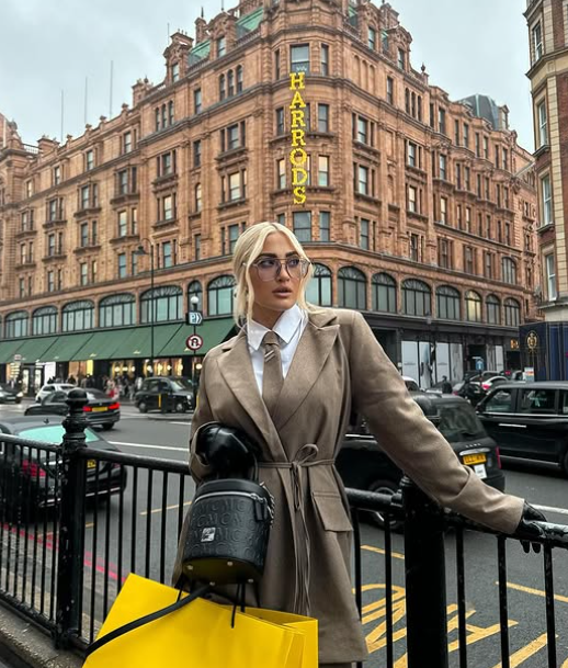 Ιωάννα Τούνη-μανικιούρ-Instagram-