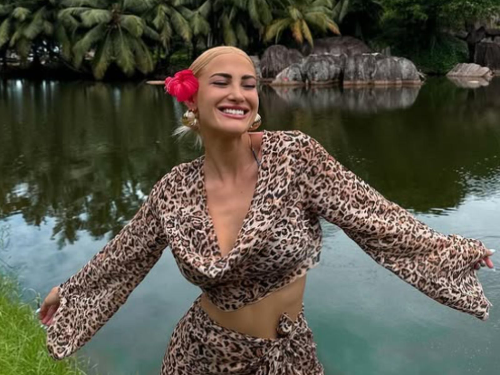 Ιωάννα Τούνη-μανικιούρ-Instagram-