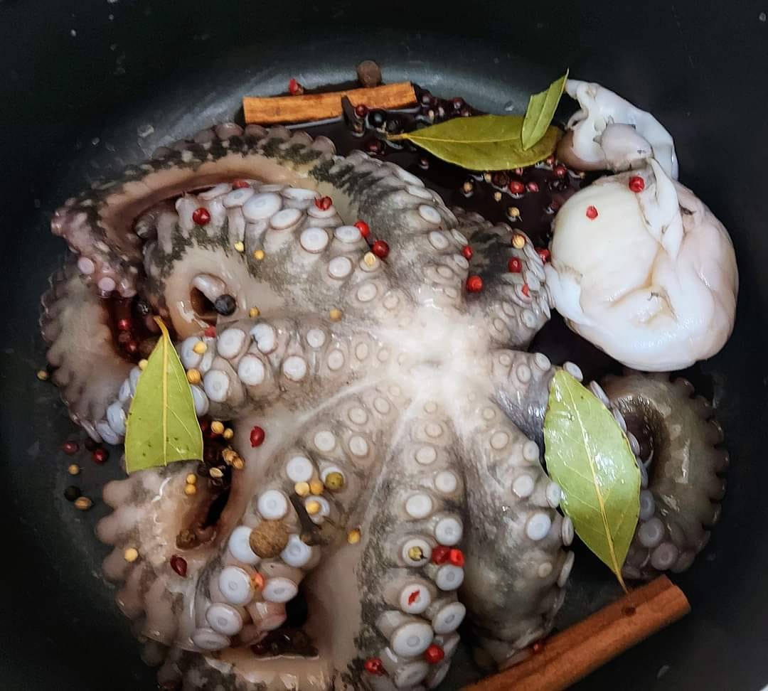 Χταποδάκι-με πετιμέζι-και μακαρόνια-συνταγή- Χταποδάκι-με πετιμέζι-και μακαρόνια-συνταγή-