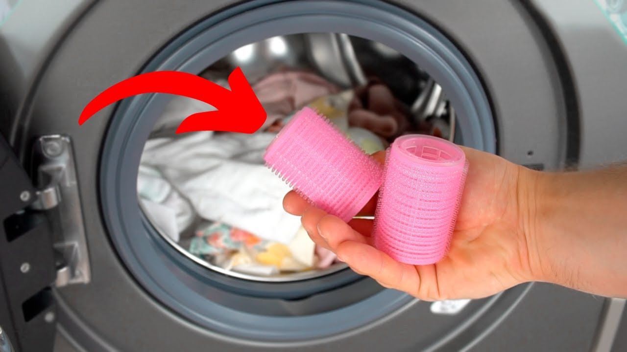 Το απόλυτο κόλπο του TikTok για να αφαιρέσουμε τις τρίχες των κατοικιδιών από τα ρούχα μας