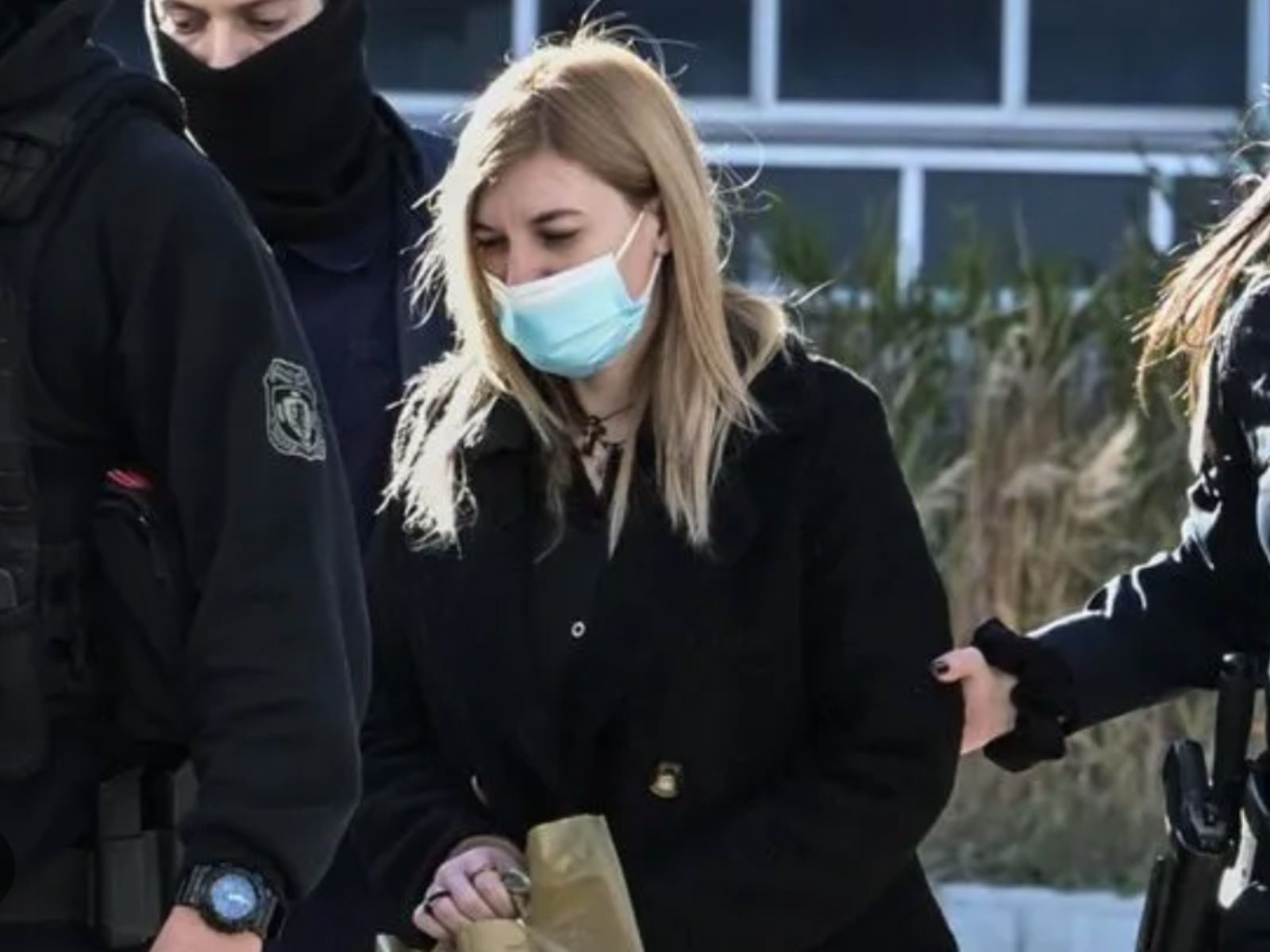 Η Ρούλα Πισπιρίγκου ούρλιαζε μετά την ανακοίνωση για δις ισόβια “Τα παιδιά μου θα σας στοιχειώνουν”