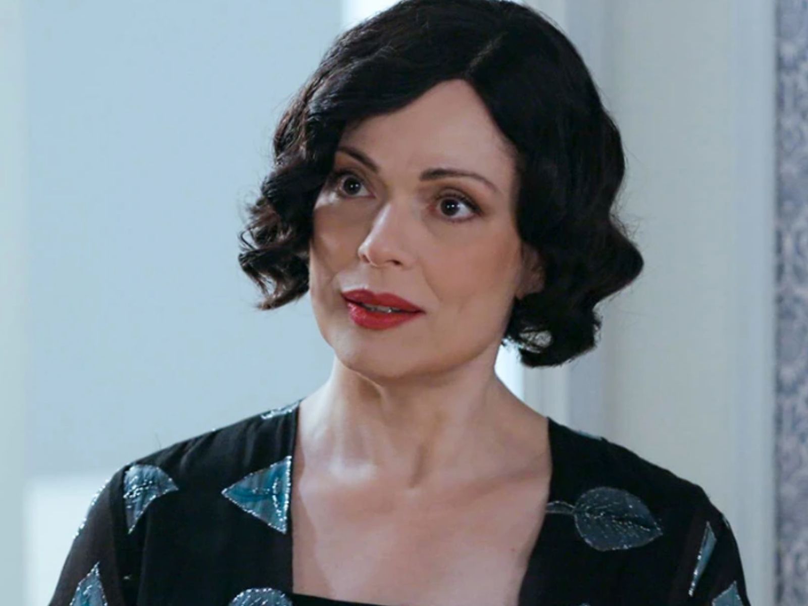 Grand Hotel: H Κυβέλη μαθαίνει πως ο Ρήγας βίασε την Αλίκη και ορκίζεται εκδίκηση