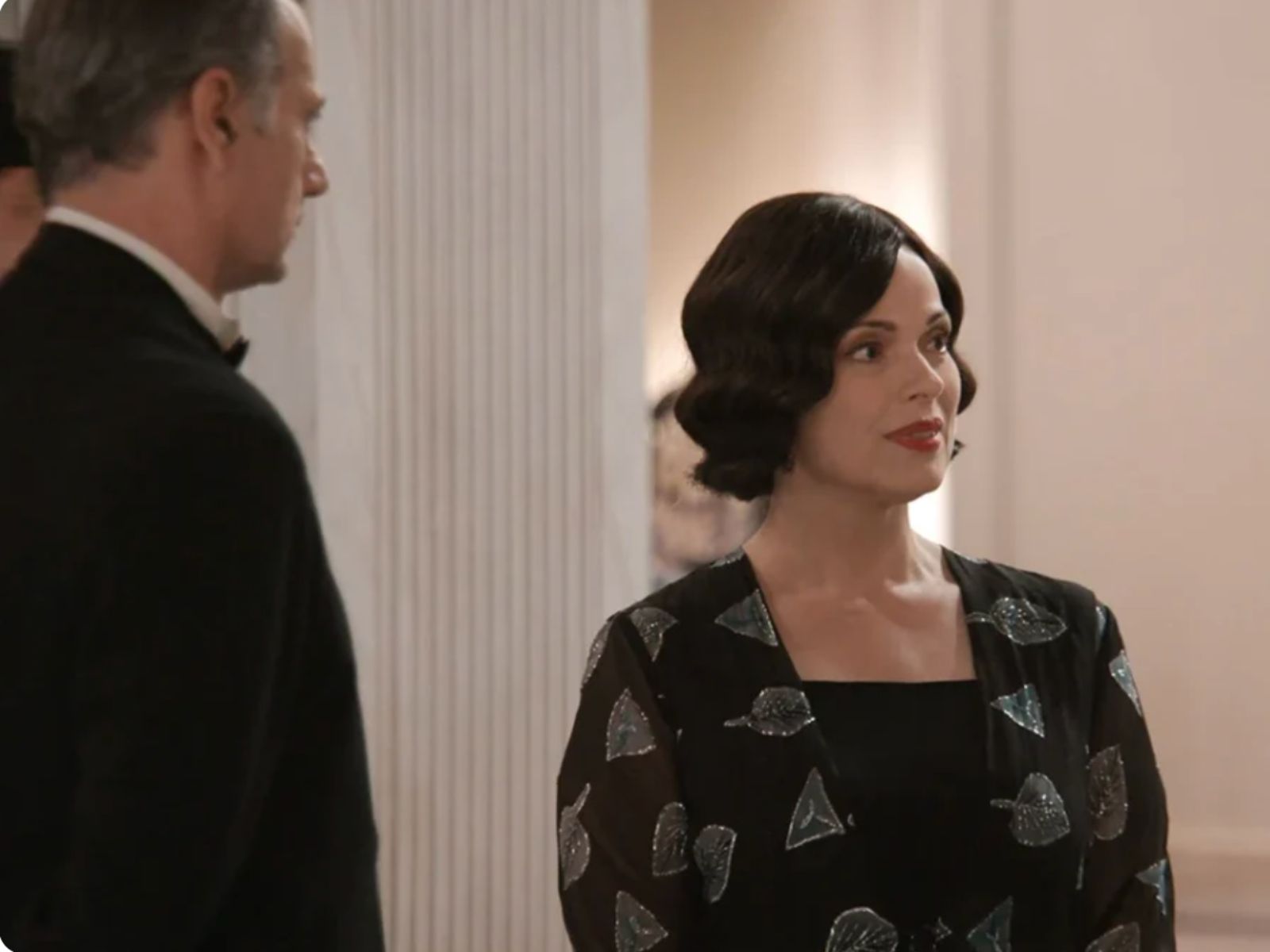 Grand Hotel : Η Κυβέλη περνάει μία νύχτα πάθους με τον μετρ του ξενοδοχείου