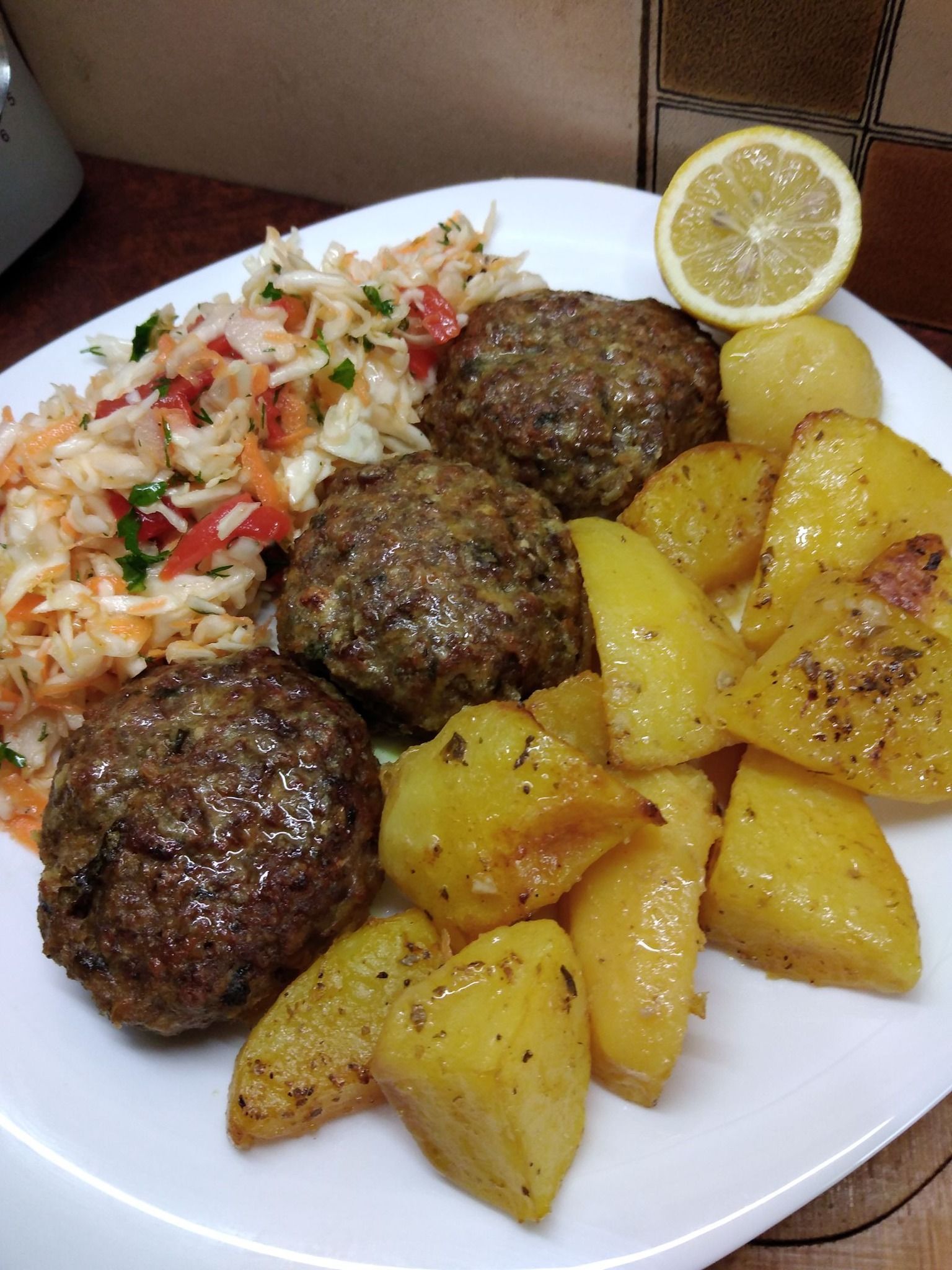 Αφράτα-μπιφτέκια φούρνου-με το μυστικό-για να βγουν ζουμερά-συνταγή-