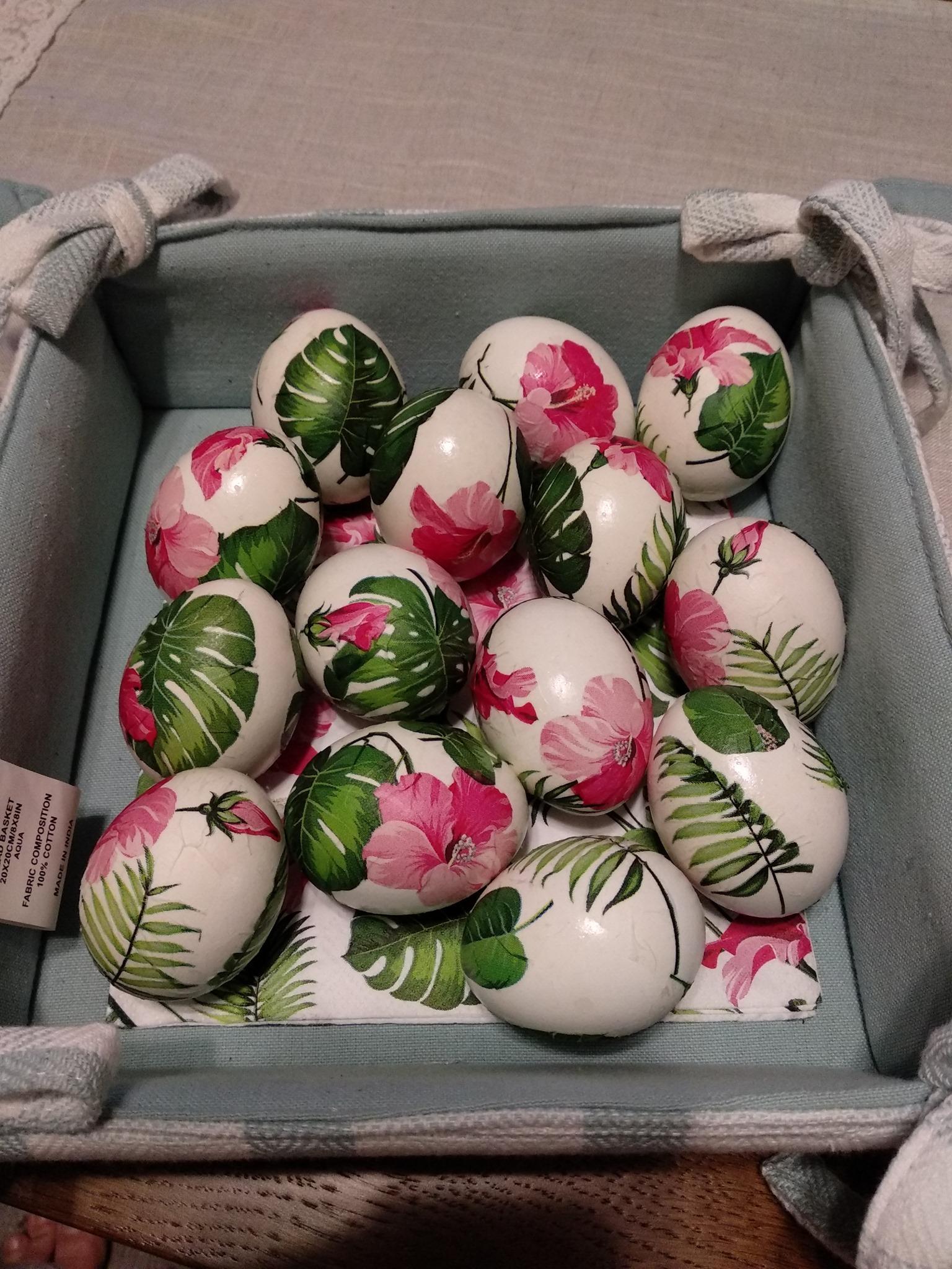 34+1 τρόποι και ιδέες να βάψετε τα Πασχαλινά αυγά – Με φυσικά υλικά και έξυπνα κόλπα για μοντέρνα σχέδια