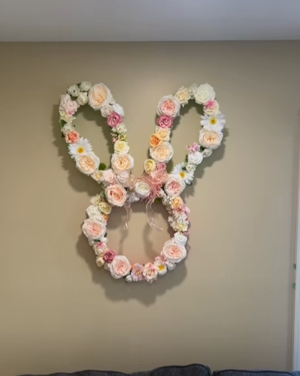 Πασχαλινό-διακοσμητικό-κουνελάκι-με-μακαρόνια κολύμβησης-και-λουλούδια-TikTok-