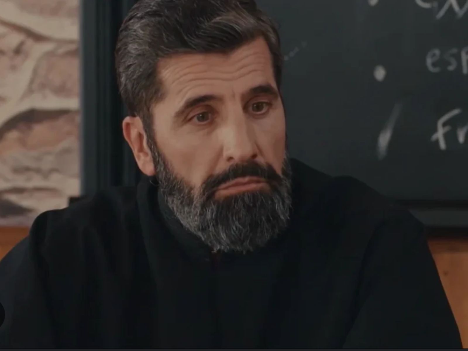 Η Γη της Ελιάς : O παπάς κάνει κατάθεση ψυχής στον Λυκούργο