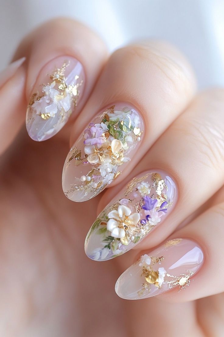Floral Chic Nails: Ανοιξιάτικες ιδέες για μανικιούρ με τα πιο κομψά σχέδια