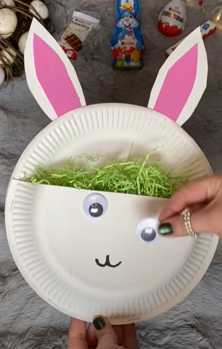 Εύκολη-Πασχαλινή κατασκευή-για δώρο-στη δασκάλα-με χάρτινα πιάτα-που έγινε-viral-στο TikTok- Εύκολη-Πασχαλινή κατασκευή-για δώρο-στη δασκάλα-με χάρτινα πιάτα-που έγινε-viral-στο TikTok-