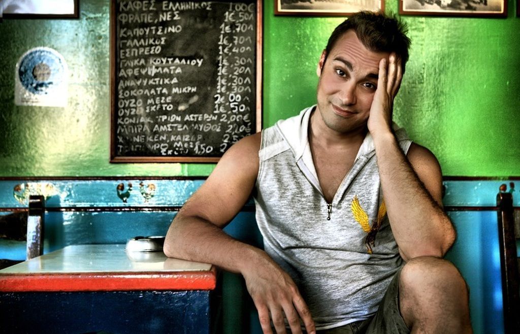 Ο Γιώργος Καπουτζίδης υποδύεται μετά από 22 χρόνια τον Χοσέ στις Σαββατογεννημένες και ρίχνει το TikTok