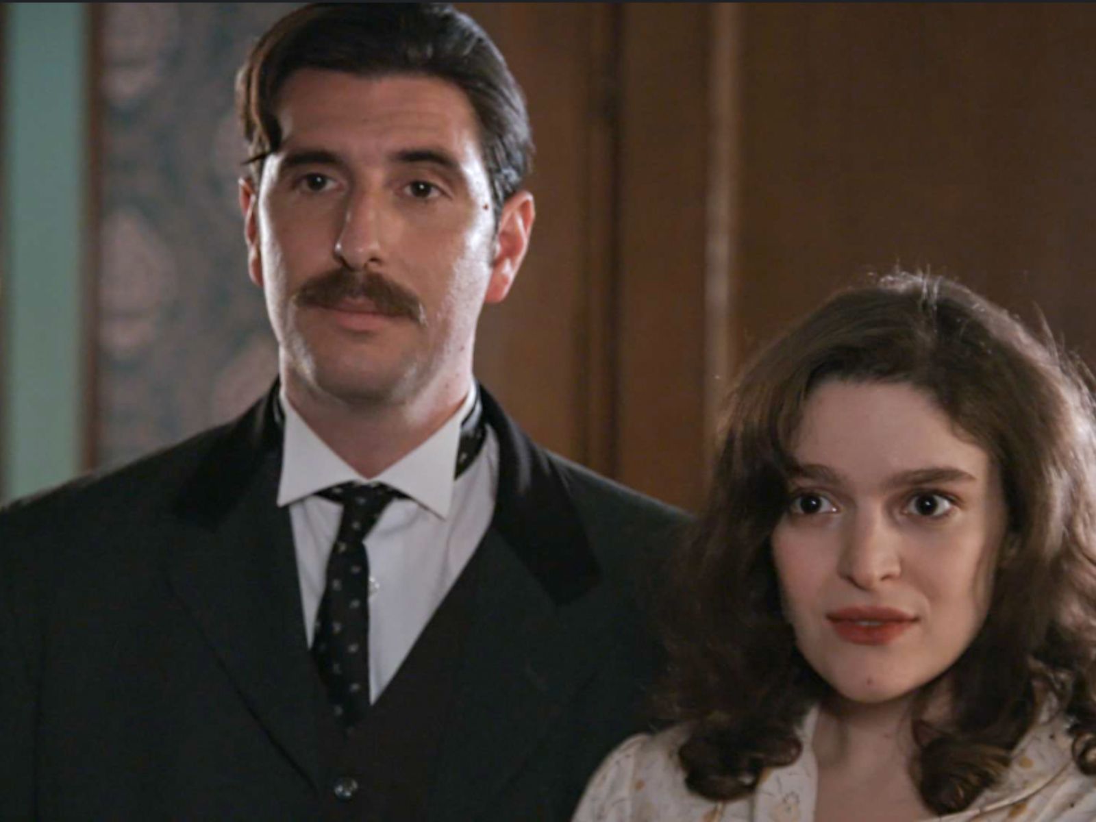 Grand Hotel: Η Αλίκη ξεσκεπάζει το παρελθόν του Ρήγα και τον στέλνει φυλακή