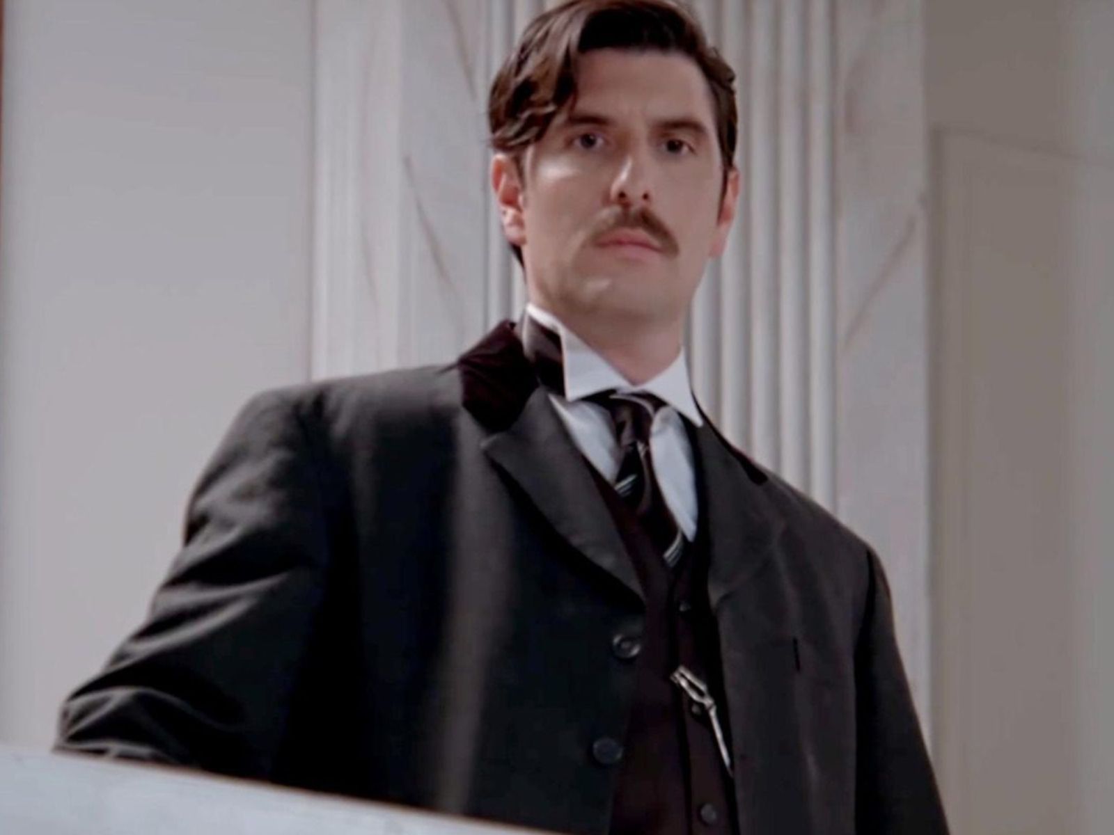 Grand Hotel: Ο Ρήγας επιχειρεί να σκοτώσει τη θεία του