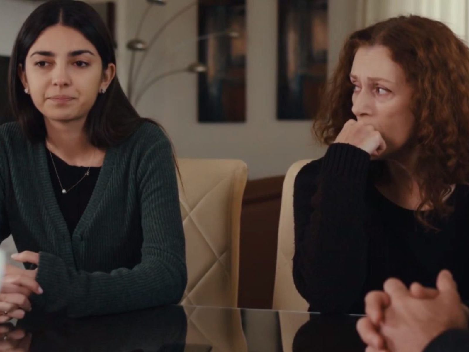 Η Γη της Ελιάς: Βασιλική και Χάιδω βαριά άρρωστες- Μιλτιάδης και Παρασκευάς στο πλευρό τους